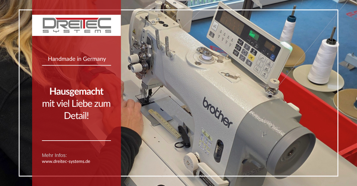 DreiTec Systems Abdeckrollo GoodsGuard 1 Eine Frau links im BIld sitzt an einer Brother-Nähmaschine und näht weißen Stoff für das Abdeckrollo GoodsGuard von DreiTec Systems